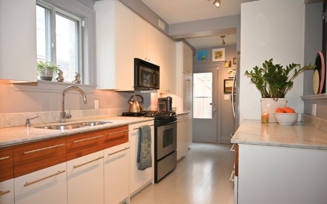 A thoughtfully designed kitchen for cooking, entertaining, and everyday living.
