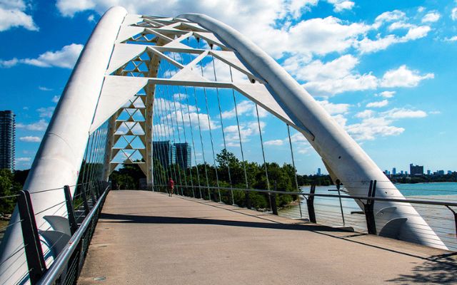 Toronto Waterfront Trail and skyline